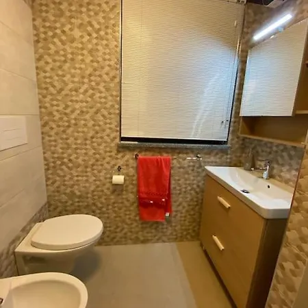 Open Space City Center Con Terrazzo E Due Bagni * Μιλάνο