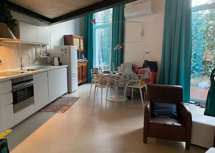 דירה Open Space City Center Con Terrazzo E Due Bagni מילאנו