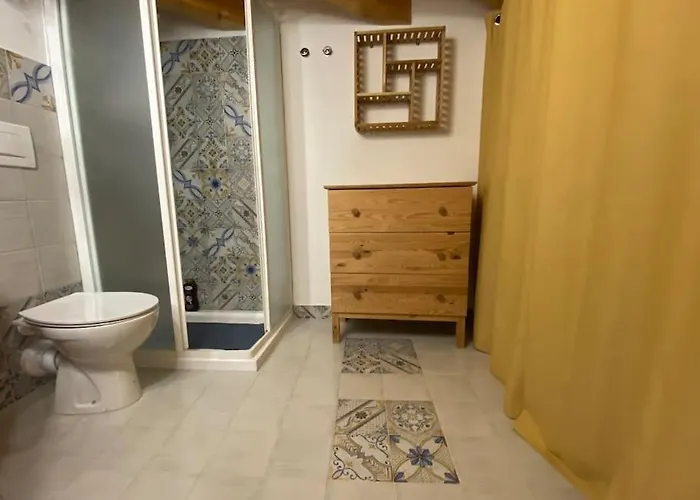 Open Space City Center Con Terrazzo E Due Bagni דירה *