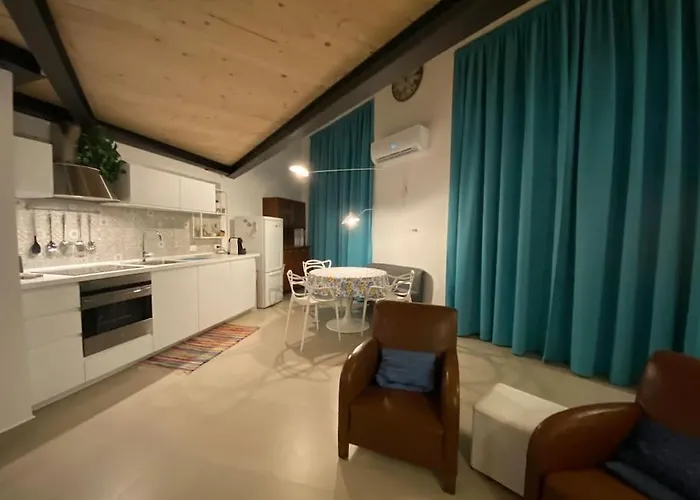 Open Space City Center Con Terrazzo E Due Bagni * מילאנו